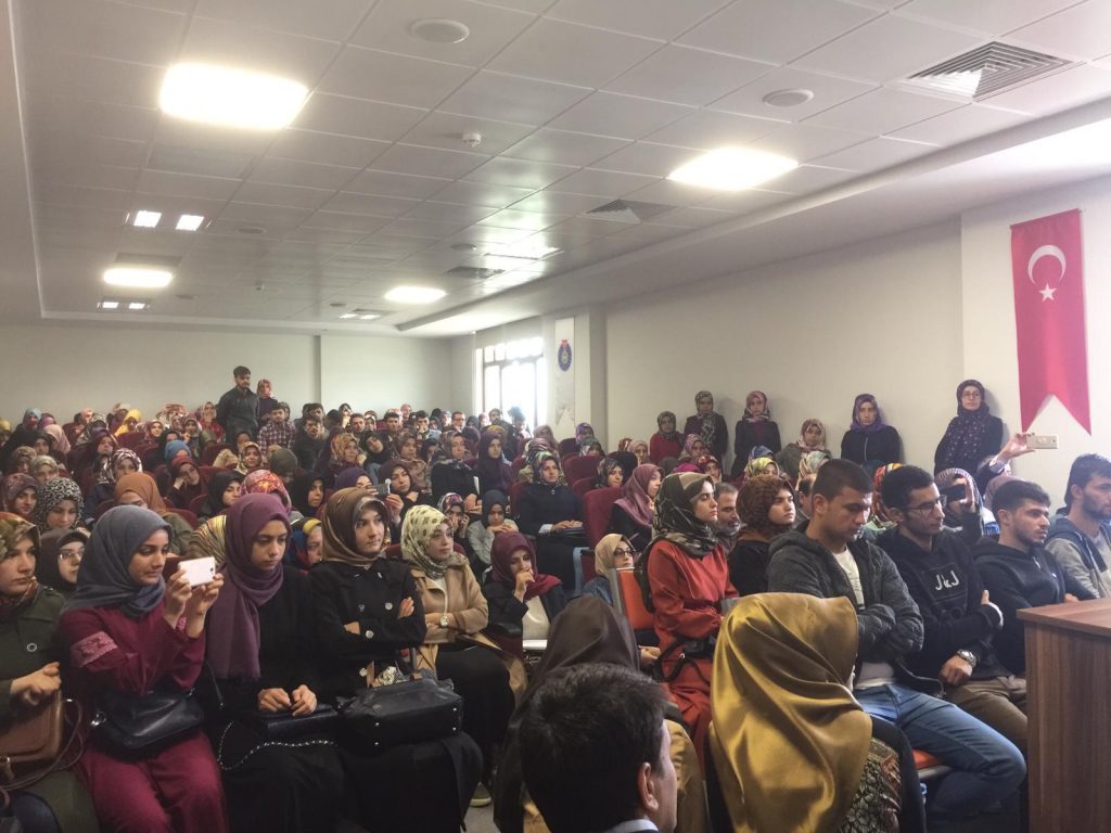 İlahiyat Buluşmaları, kapanışı Prof. Dr. Hayri Kırbaşoğlu ile yaptı