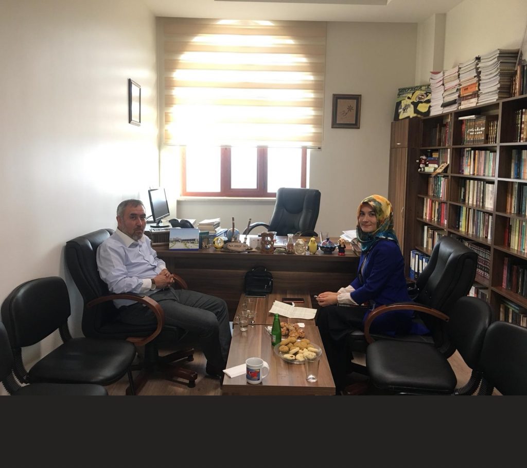 Prof. Dr. Adem Apak ile kariyeri, çalışmaları, “Kabile” kitabı ve Siyer Araştırmaları’na dair bir röportaj gerçekleştirdik.