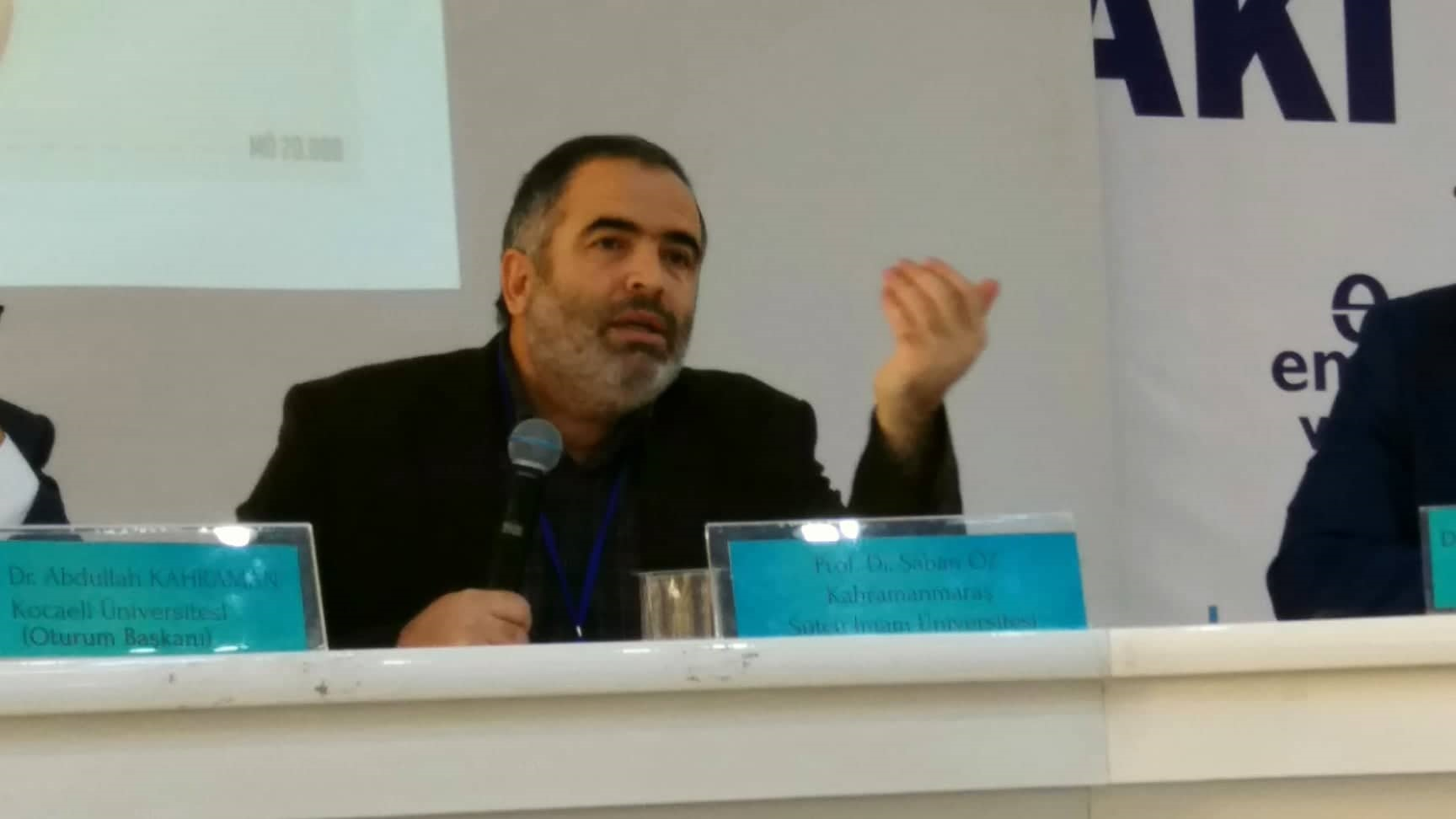 Prof. Dr. Şaban Öz’ün İlk Dönem İslam Siyasi Tarihinde Nebevi Ahlak Modelliği tebliğinin video kaydı video galeri ve Youtube kanalımıza eklenmiştir